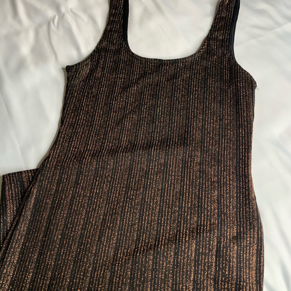 Gold Metallic Short Sleeves Mini Dress. - Picture 7 of 8